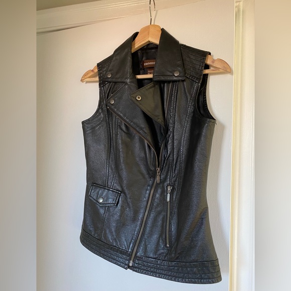 Black Genuine Leather Vest - Picture 1 of 3